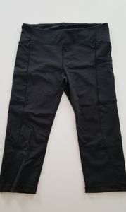 Black Total Comfort Capris Workout Pants w Pockets